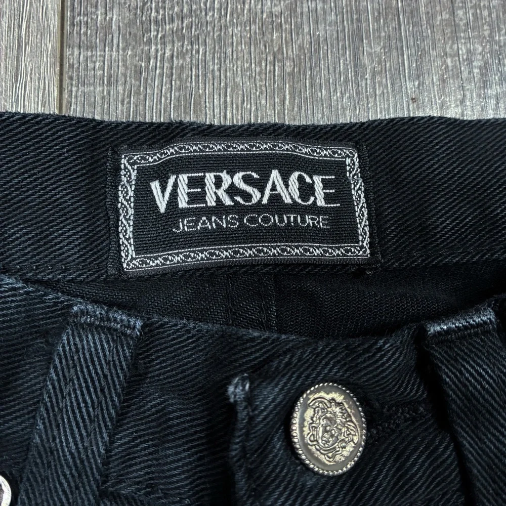 Versace Men’s Emblem Jeans Size 27/41